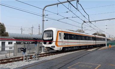 全球首發(fā)！中國中車正式交付首列全碳化硅永磁直驅(qū)列車